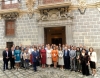 Personas que trabajan con personas para las personas