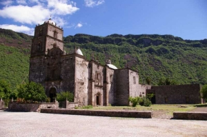 ARQUITECTURA E HISTORIA: BINOMIO NECESARIO